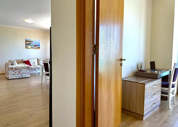 Cosher - Gardenia Palace 10 Free Parking *