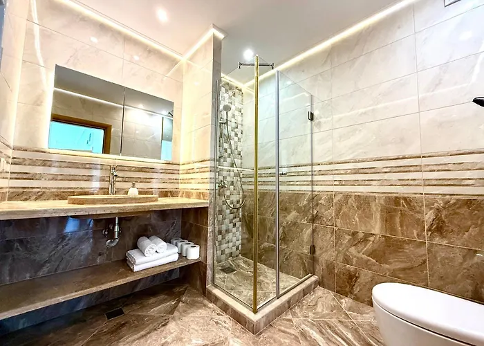 Cosher - Gardenia Palace 10 Free Parking *